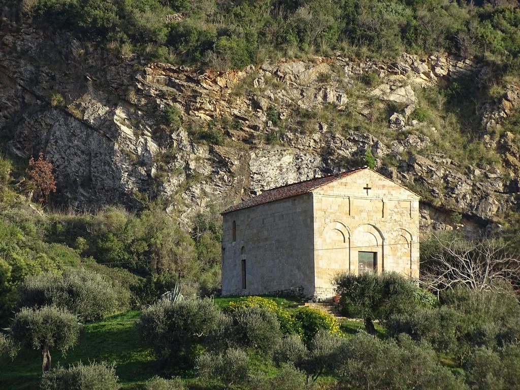 Santo Stefano 2*